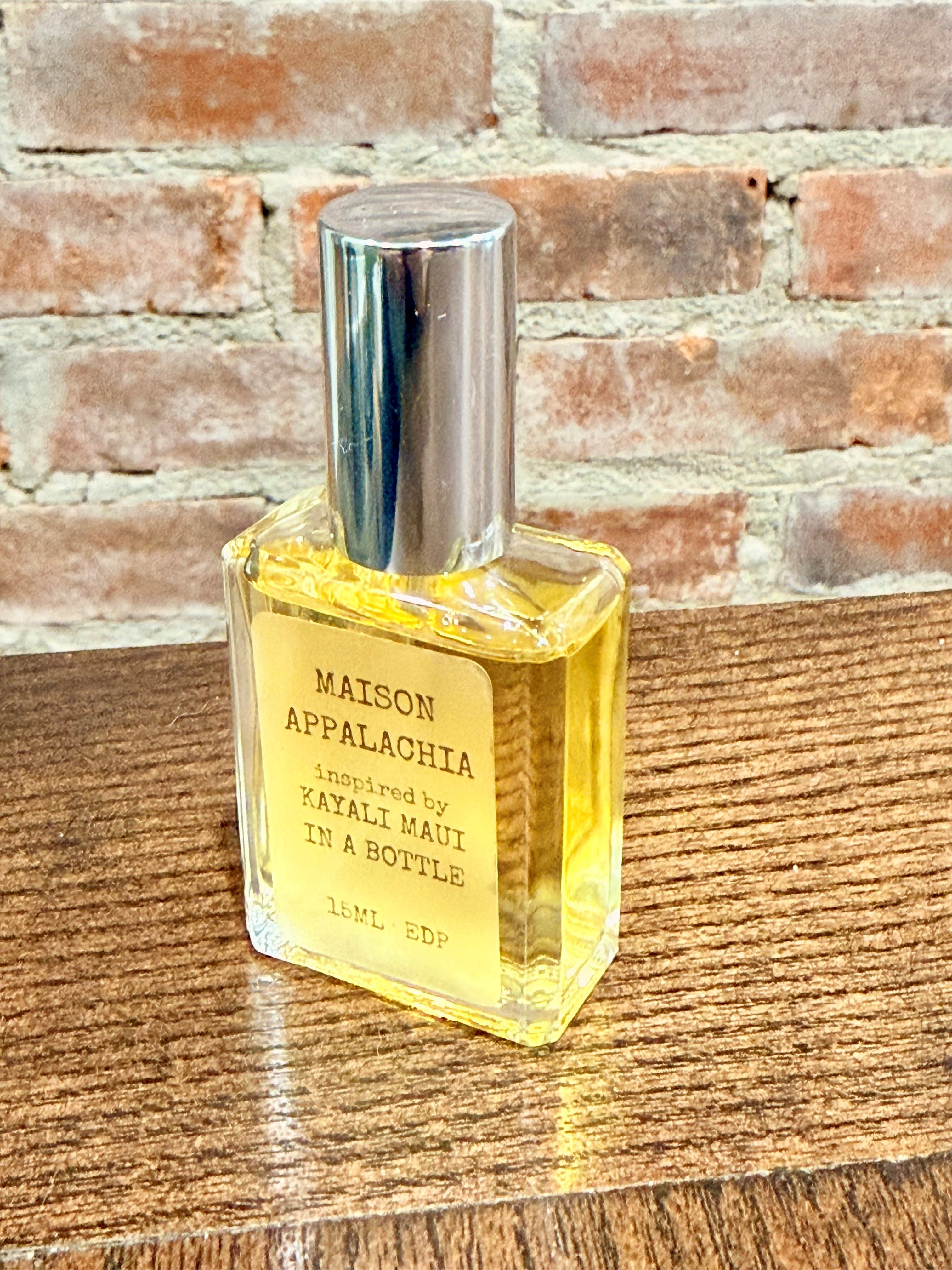 Îles Lointaines — Inspired by Kayali Maui in a Bottle · Maison Appalachia · Soleil Collection · Extrait Strength Perfume Spray · 15 ml